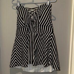 Torrid size 2 black & white vertical striped tankini swim top